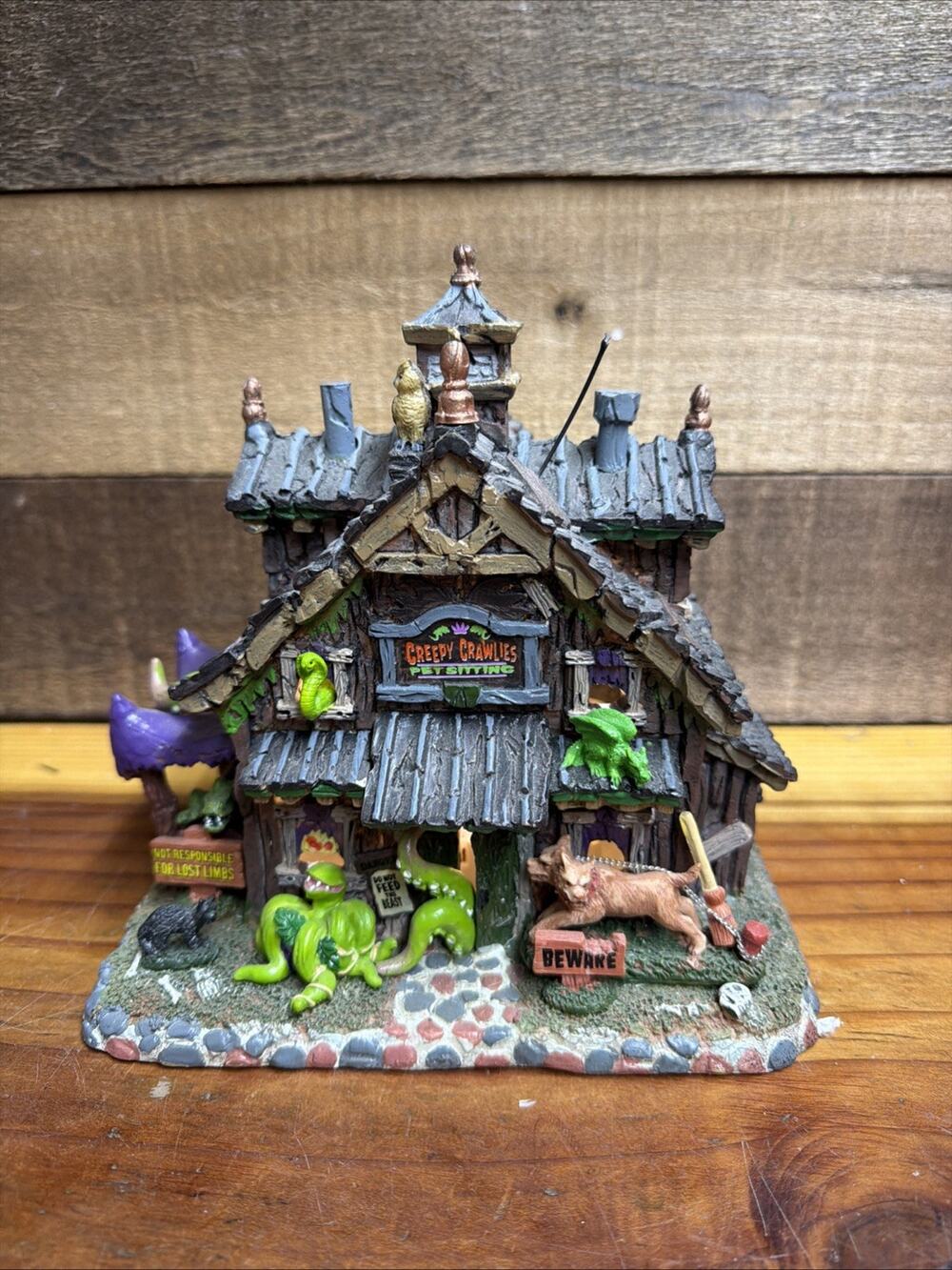 Lemax Spooky Town Creepy Crawlies Pet Sitting HTF